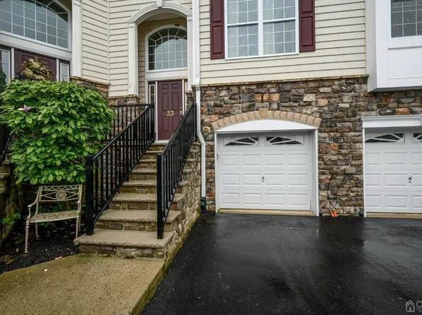 33 Daly Ct, Old Bridge, NJ 08857