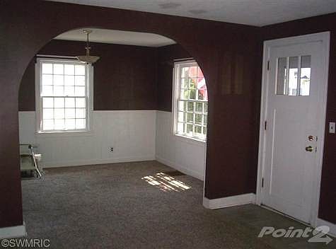 5th image of 500 W Grove St