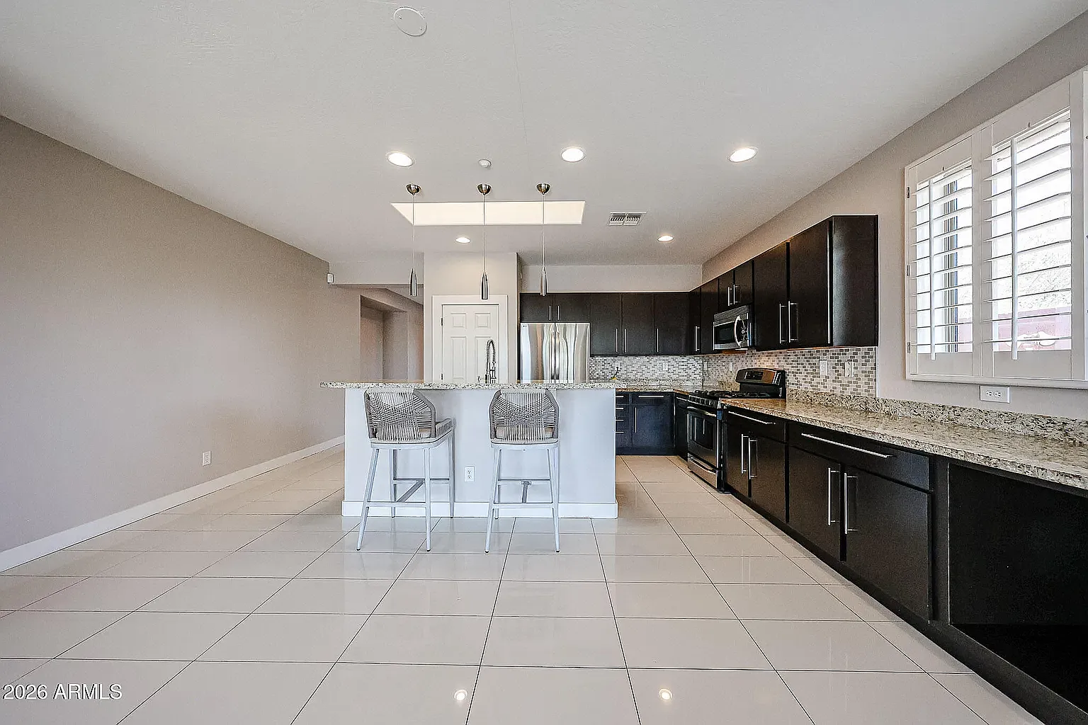 3 bed, 2082 sqft, $3,000 — Photo 4