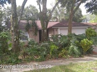 17502 Willow Pond Dr, Lutz, FL 33549