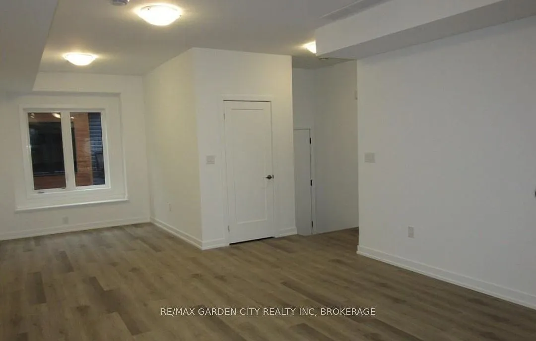 3 bed, $2,200 — Photo 4