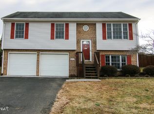811 Stokes Dr, Roanoke, VA 24019