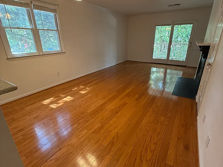 333 Circle Ave #E — Photo 8