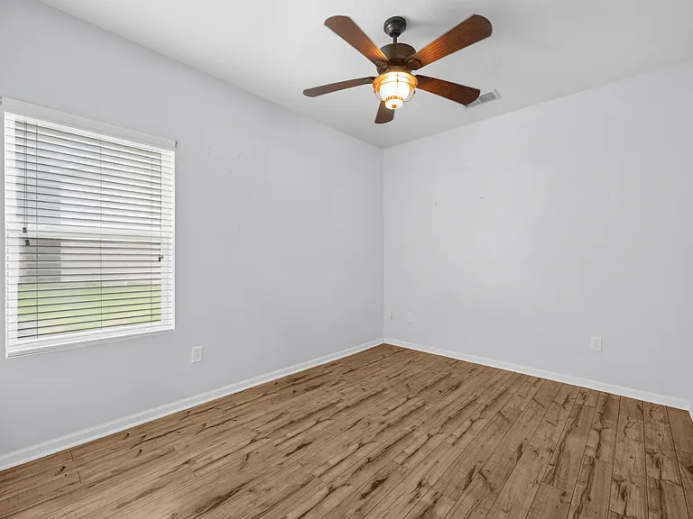 112 Kildrummy Ct — Photo 20