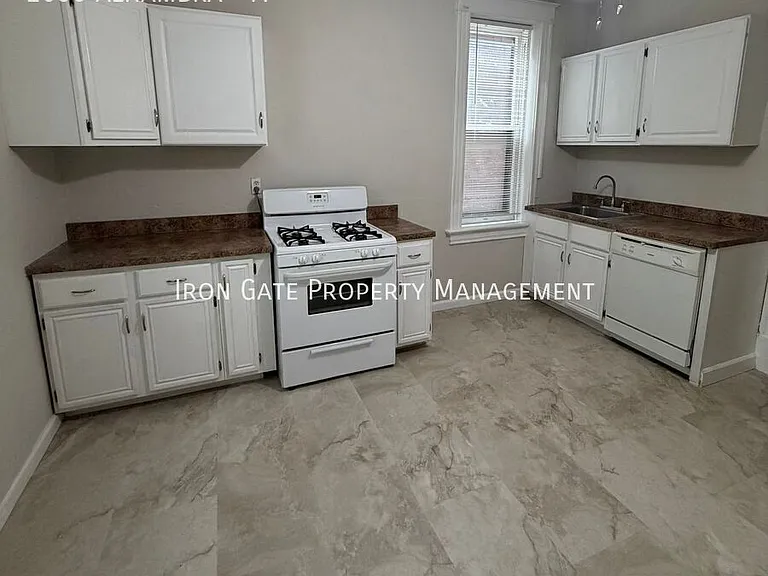 2630 Alhambra Ct #A — Photo 13