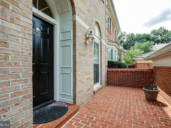 4th image of 5900 Maplewood Park Pl