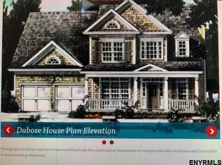 954 Gloucester Pl, Niskayuna, NY 12309