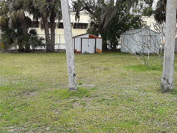 4th image of 1863 Lavonia Ln