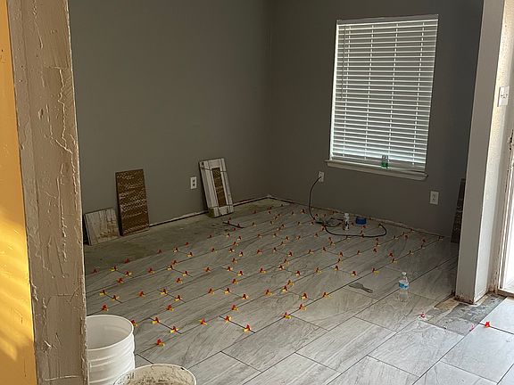 3rd image of 1118 Providence Ct