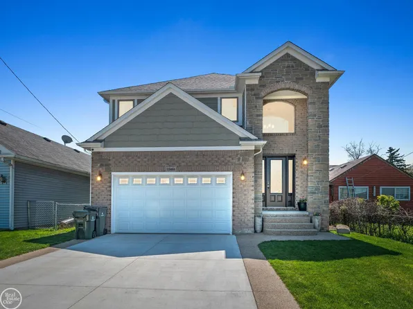 22468 Maple St, Saint Clair Shores, MI 48081