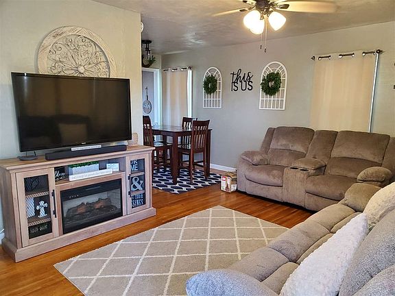 3rd image of 1803 Hoover Way