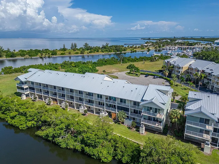 3266 Mangrove Point Dr — Photo 75
