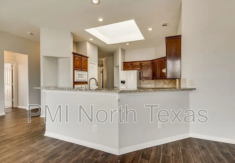 4911 Lakeland Dr — Photo 12