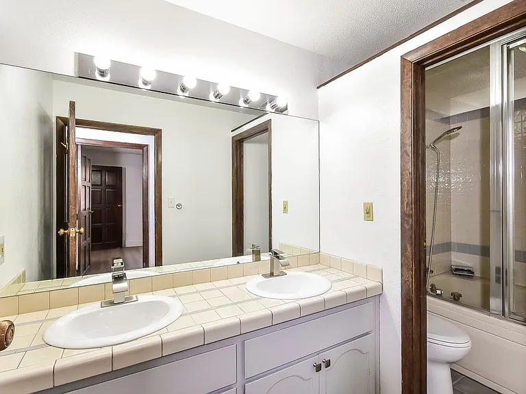 2413 Plaza Del Grande — Photo 27