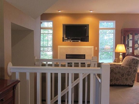 3rd image of 193 Burwyck Park Dr