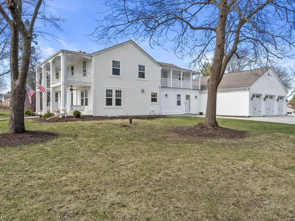 17730 Greenbrier DRIVE, Brookfield, WI 53045