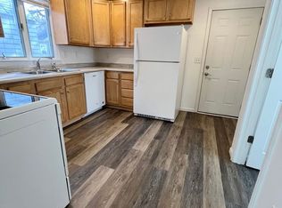 815 W 11th St #A, Sioux Falls, SD 57104