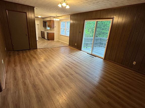 5th image of 1215 Wildoak Dr