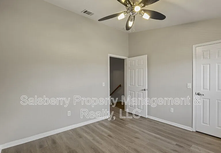 8015 Ederville Cir — Photo 14