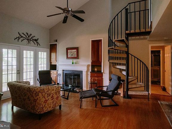 2nd image of 13020 Shadyside Ln #A