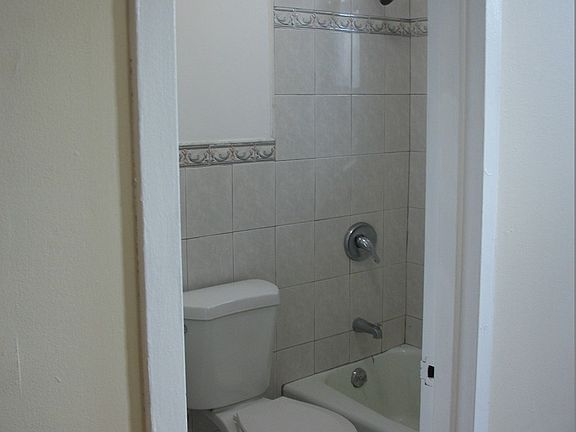 4th image of 4139 52nd St APT 12