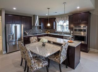 2 Traditions Pl, Monroe Township, NJ 08831