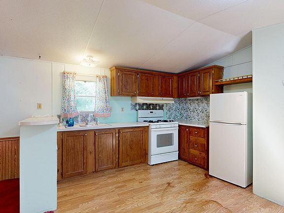 5th image of 38 Adolph Drive