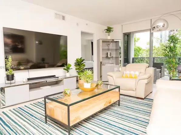 31 SE 6th St APT 301, Miami, FL 33131