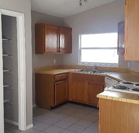 3rd image of 6340 Village Clb