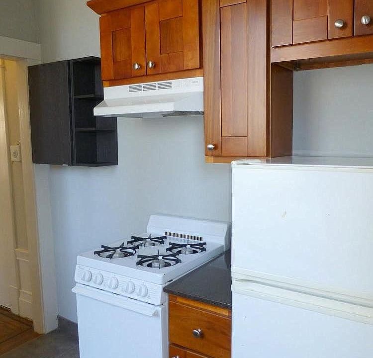 1st image of 961 Pine St APT 17