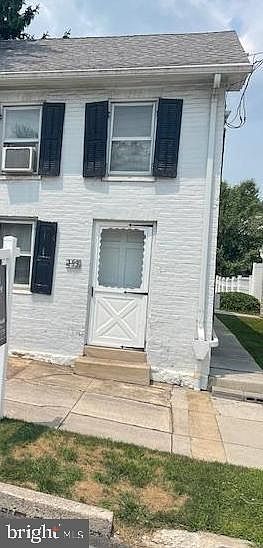 1st image of 153 W King St