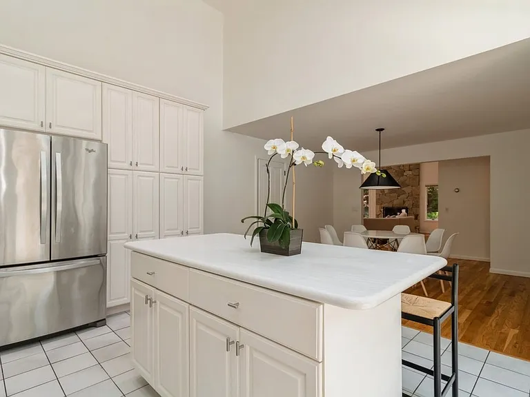 8 Bay Woods Dr — Photo 7