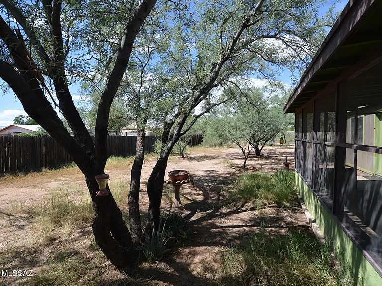 2119 N Catalina Ave — Photo 10