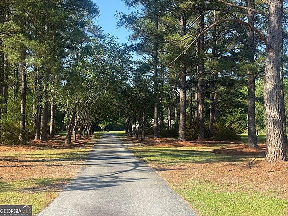 3rd image of 1017 Cobb Rd
