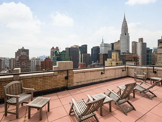 Rented by Sotheby's International Realty | media 11