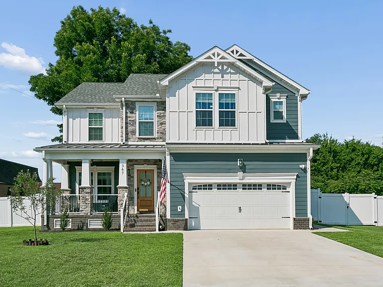 367 Poplar Ave — Photo 2
