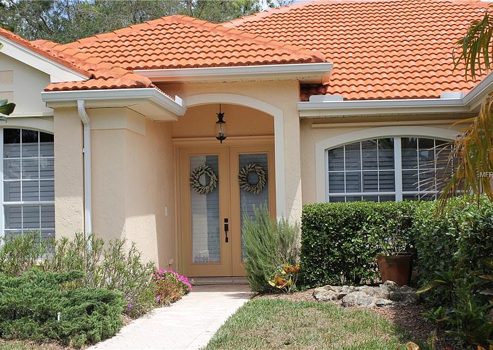 1st image of 615 Wild Pine Way