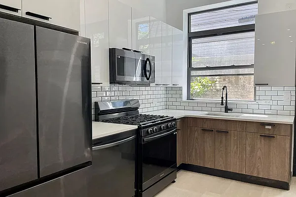 Rented by REAL New York | media 2