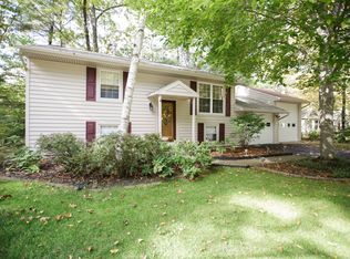 138 Ingersoll Rd, Saratoga Springs, NY 12866