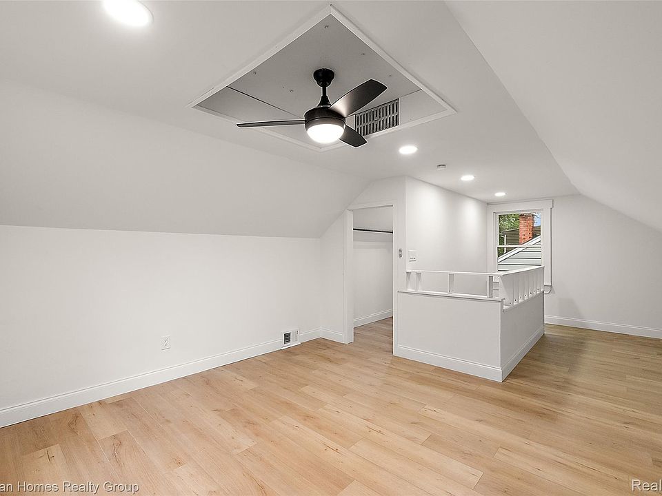 235 Flowerdale St, photo 23