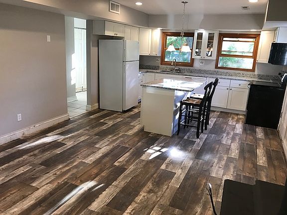 5th image of 225 Westline Dr