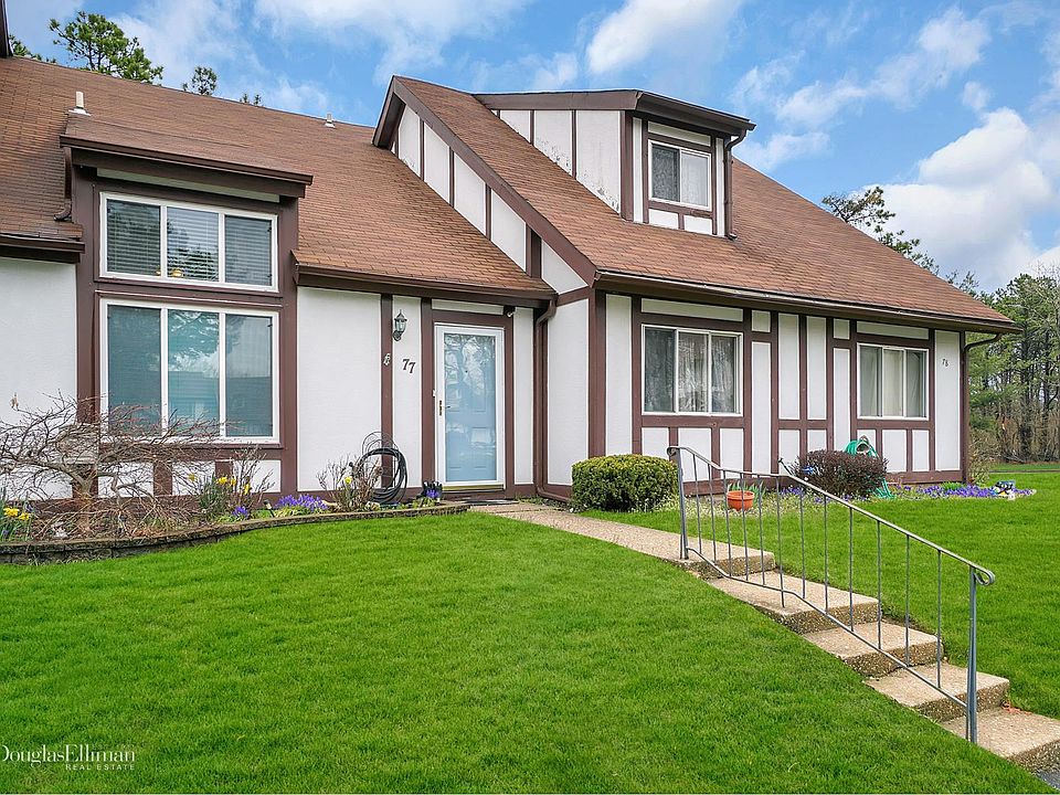 1st image of 77 Crystal Rock Ct