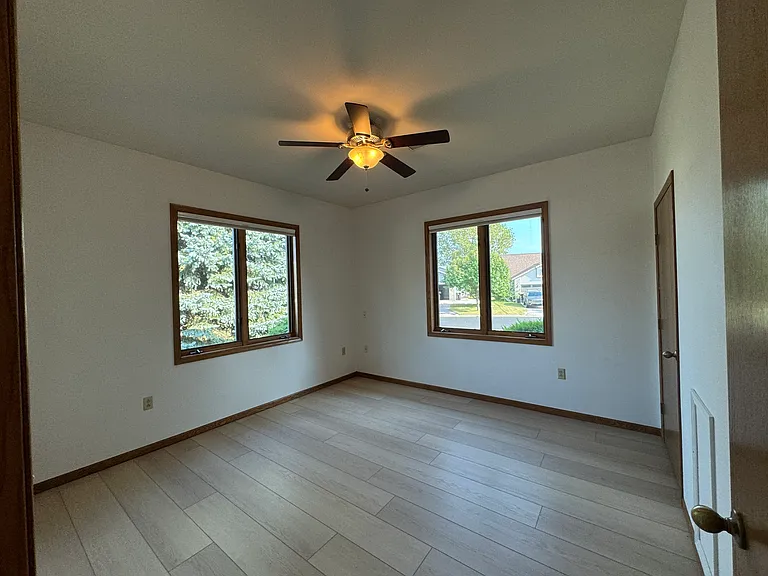 622 Greenfield Dr — Photo 14