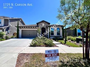 1729 N Carson Ave, Clovis, CA 93619