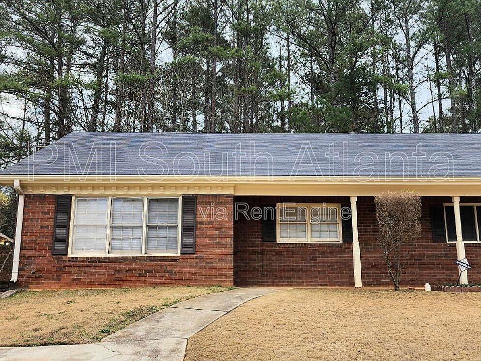 1st image of 3441 Southgate Trl SE #A