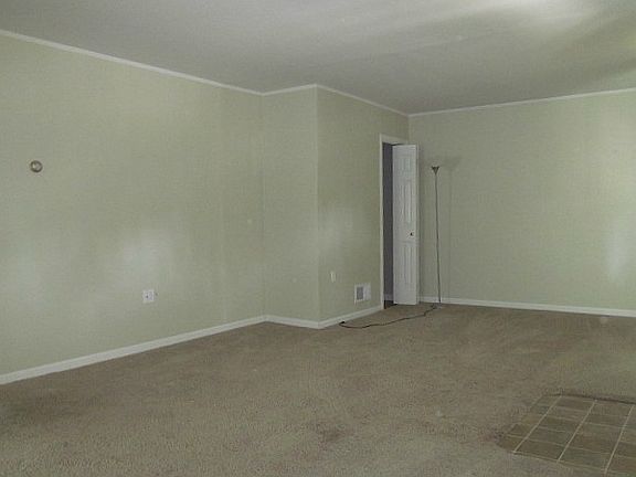 5th image of 610 W Grant St
