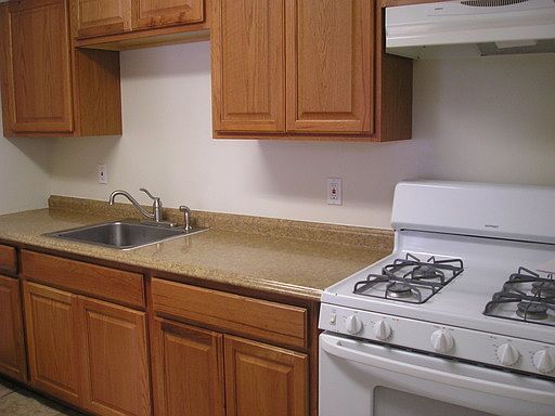 5th image of 830 S 49th St