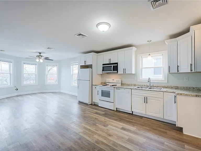214 Silver Spring St #1 — Photo 4