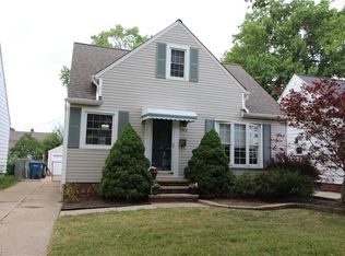 5802 Allanwood Rd, Parma, OH 44129