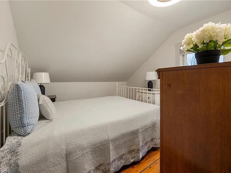 35 Marsh St — Photo 20